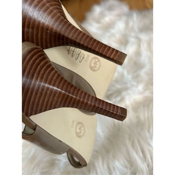 Michael Kors nude heels size 11M with stretchy back part  3.5 inch heel - Picture 2 of 7